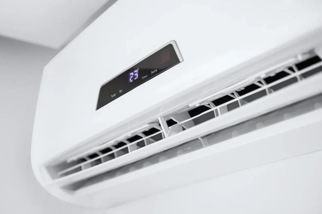 Splitairconditioneronawhitewall.stockphoto 1920w
